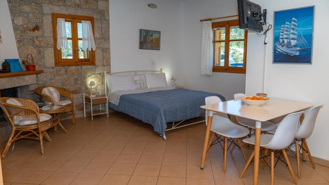 Appartement Trisilio à Kardamyli Extérieur photo
