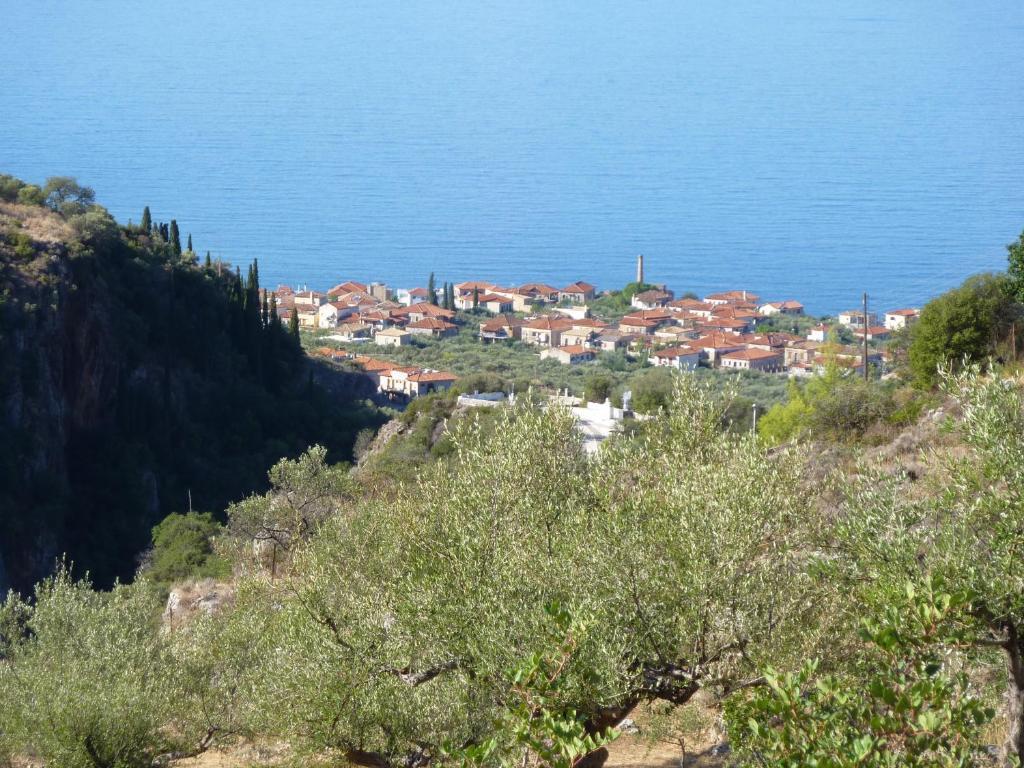 Appartement Trisilio à Kardamyli Extérieur photo