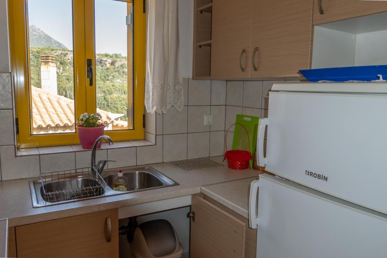 Appartement Trisilio à Kardamyli Extérieur photo